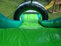 Piepūšamā atrakcija Panda Piepūšamā atrakcija Panda ar slidkalniņu un jumtiņu