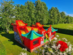 Piepūšamā atrakcija pūķis Piepūšamās atrakcijas noma pūķis