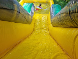 Piepūšamā ūdens atrakcija STAFETE Piepūšamā ūdens atrakcija STAFETE