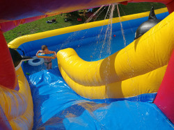 Bērnu piepūšamā ūdens atrakcija