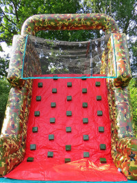 Piepūšamā atrakcija militārā trase Piepūšamās atrakcijas noma militārā trase