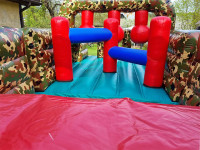 Piepūšamā atrakcija militārā trase Piepūšamās atrakcijas noma militārā trase