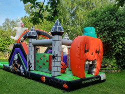 Piepūšamo atrakciju noma ballītēm Neparasta un pārsteidzoša piepūšamā atrakcija TRANSILVĀNIJA